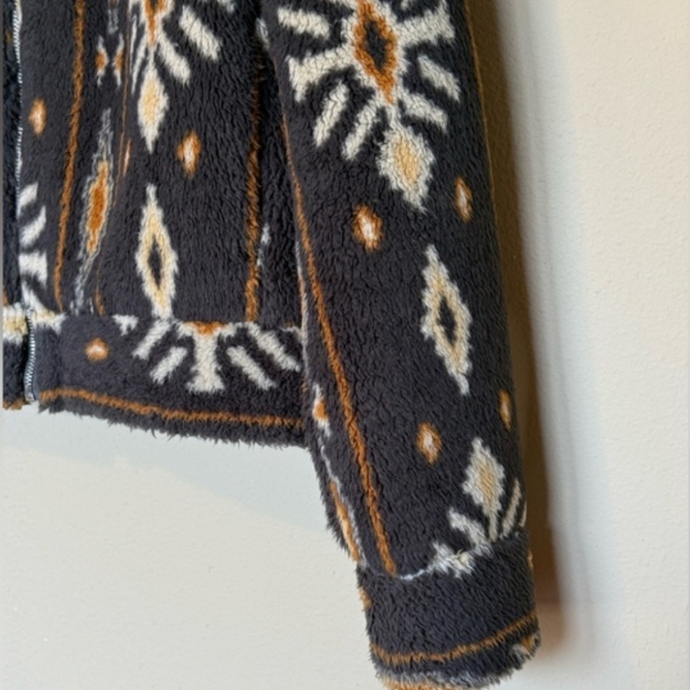 Band of Gypsies Women’s Harvest Moon Sherpa Jacket in Black Salt, Size Medium - Picture 6 of 8